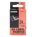 Lipnių etikečių rulonas CASIO XR-24RD1 &mdash; juoda ant raudono, 2,4 cm &times; 8 m, 1 vnt.