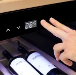 Caso WineExclusive 66 | &Scaron;aldytuvas vynui | Kompresorinis | 66 buteliai | Laisvai pastatomas | Juodas