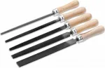 CIMCO 206806 5 dalių precizinių dildžių rinkinys su ergonomi&scaron;komis dviem medžiagomis dengtomis rankenomis, 200 mm a&scaron;menys, bastardinė įpjova, susukamame dėkle