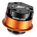 Greito atjungimo adapteris Simagic EVO S476 &ndash; lengvas, patvarus lenktynių vairų sistemoms