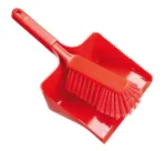 Haug B&uuml;rsten &scaron;luotelė ir semtuvėlis raudonos spalvos plastikiniai, 35 cm pločio (FC88921)