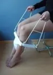 Ne&scaron;iojama pagalbinė priemonė kelnėms ir apatiniams drabužiams užsivilkti SUNDO 25200