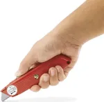 STANLEY BLACK&DECKER 99E įtraukiamas saugos kanceliarinis peilis su varžtiniu fiksatoriumi, liejamo cinko lydinio rankena, 5 peilio padėtimis, vidine talpa 3 peiliams, metalo pilkumo
