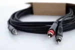 Cordial 14856 3,5 mm jack &ndash; 2x RCA audio Y-adapterio kabelis, 3 m, juodas PVC, dvigubas kabelis
