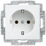 Ki&scaron;tukinis lizdas F tipas Busch-Jaeger 2P+E 16 A 250 V Baltas