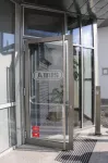 ABUS įspėjamasis lipdukas su logotipu 74 x 52,5 mm (1 vnt.) AU1423