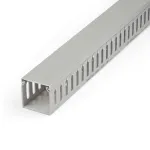 StarTech.com Atviro lizdo kabelių valdymo kanalas su dangčiu, 2 col. (50 mm) plotis x 2 col. (50 mm) auk&scaron;tis - 6,5 pėd. (2 m) ilgis - 1/4 col. (8 mm) lizdai, PVC tinklo kabelių slėptuvė / sieninis laidų kanalas, maks. 80 kabelių, UL sertifikuotas