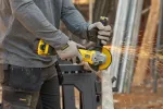 STANLEY SFMCG710B-XJ Veleninis kampinis &scaron;lifuoklis 125mm 18V be akumuliatoriaus