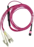 BlueOptics MPO/UPC į 4&times;Duplex LC/UPC Breakout Patch Laidas 7,5 m, daugiamodis OM4 G50/125&micro;m, 3,0 mm LSZH, 8 gyslų, MPO be kai&scaron;čių, rausvai violetinis