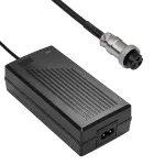 Akyga AK-EV-18 įkroviklis 36 V (10S) Li-Ion akumuliatoriams (el. dviračiams / paspirtukams), 42 V / 2 A, 84 W, GX16 12 mm lizdinis