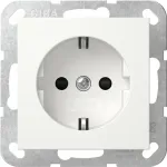 GIRA 475503 SCHUKO lizdas su LED orientaciniu ap&scaron;vietimu, padidinta apsauga nuo prisilietimo, blizgus baltas
