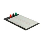 Breadboard DELOCK 18314 &ndash; litavimui nereikalinga prototipinė plok&scaron;tė, metalas/plastikas, 109&times;165&times;1 mm, juoda/balta