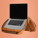 R-Go Tools Dėklas ne&scaron;iojamam kompiuteriui R-Go Viva, natūrali oda, su integruotu stovu, petne&scaron;ėle, 15,6 colio, rudas