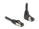 Tinklo kabelis DeLOCK RJ45 Cat.8.1 90&deg; žemyn kampu / tiesus 2 m juodas