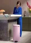 Brabantia Newicon 30 L pedalinis &scaron;iuk&scaron;lių kibiras alyvinė rožinė (255304)
