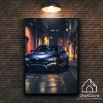 Plakatas &bdquo;BMW M4 F82&ldquo; &ndash; A2 (42 &times; 59 cm), su juodu rėmeliu ir tvirtinimu