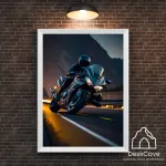 Plakatas &bdquo;Gatvės baikeris&ldquo; &ndash; A2 (42 &times; 59 cm), su baltu rėmeliu ir tvirtinimu