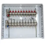 Grindinio &scaron;ildymo kolektorius 10 kontūrų su terminėmis pavaromis NC AC230V ir debitomačiais