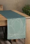Eurofirany BLINK / 12 Aksominis stalo takelis su dideliu lotoso žiedo ra&scaron;tu, 35X140 cm, spalva: tamsi mėtų