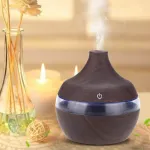 300 ml ultragarsinis drėkintuvas, tamsaus medžio imitacijos, eterinių aliejų vėsios oro dulksnos aromato difuzorius, spalvinga led naktinė lemputė su usb laidu namams, biurui, automobiliui, spa, jogai, kūdikių kambariui