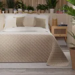 Carbotex Dygsniuotas lovatiesė pledas 170x210 cm tamsiai kreminės spalvos velvetinė