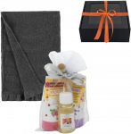 Moteri&scaron;kas dovanų rinkinys dovanų dėžutėje. Pirties medus, saunos aliejus ir rankų rank&scaron;luostis