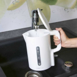 Clatronic WK 3835 electric virdulys 1.7 L 2200 W Baltas