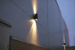 Solar Plus Fasadinis &scaron;viestuvas Milo G2 XXL II juodas, DIP-Kelvin 3000K/4000K, 1310-4610lm, 40&deg; kampas, 12-41W, IP65, IK06. Fazinis reguliavimas (užpakalinis kra&scaron;tas)