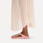 Moteri&scaron;kos &scaron;lepetės per pir&scaron;tą Birkenstock Gizeh EVA, rožinės