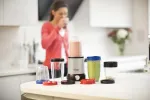 Russell Hobbs 23180-56 Nutriboost daugiafunkcis trintuvas, įskaitant 5 indus su dangteliais be Bpa, tinkamus plauti indaplovėje, 22 000 aps./min., 0,9 Ag variklis, elektrinis stovimas mai&scaron;ytuvas, kokteilių gaminimo aparatas