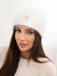 Moteri&scaron;ka ažūrinė kepurė su viskoze ir dekoru, balta
