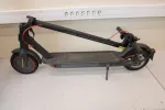 I&scaron;parduodama. Xiaomi Mi Electric Scooter Pro 2 (Juodas) Xiaomi Mi Electric Scooter Pro 2 600 W 25 km/h 3 mėn. Juodas USED SCRATCH