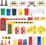 Mostede miniatiūriniai kelio ženklų žaislai, 40 vnt., mini kelio kūgiai, plastikinė tvora, kelio užtvarų ženklai, žaidimų rinkinys, statybvietės ženklas, kelio užtvaros žaislas, skirtas eismo žinių mokymuisi vaikams