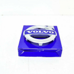 VOLVO XC70 MK2 priekinio bamperio grotelių emblema Originali 31383032