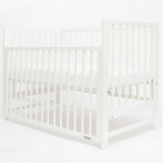New Baby Nauja Baby BASIC lovelė su nuleidžiama &scaron;onine sienele balta