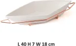 Evviva Company Srl porcelianinis prie&scaron;piečių dėžutė su plieniniu stovu, rožinio aukso spalvos, lėk&scaron;tės matmenys: 40 x 18 cm, rombo formos. Prakti&scaron;ka ir eleganti&scaron;ka, idealiai tinka jūsų stalui.