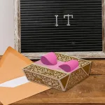 Globeleland 3d pjovimo &scaron;tampai su peteli&scaron;ke metaliniu rėmeliu kortelių gamybai, "pasidaryk pats" scrapbooking dekoravimui, reljefiniams &scaron;ventiniams papuo&scaron;alams