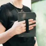 Kwmobile dėklas, suderinamas su Tolino Shine 3 - Loop Stand - e-skaityklės apsauginis dėklas - veltinis, tamsiai pilkas