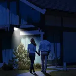 Retoo saulės &scaron;viestuvai, skirti naudoti lauke su judesio davikliu, 108 led, patobulintas modelis saulės lempa lauke sodui, saulės &scaron;viestuvai, skirti naudoti lauke, idealiai tinka terasai, verandai, garažui, priekinėms durims