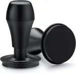 Normcore Espresso kavos tamperis V4 spyruoklinis tamperis su titano Pvd danga, plok&scaron;čias pagrindas, 15lb/25lb/30lb keičiamos spyruoklės