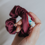 My Own Filo Secret Pocket Scrunchie Violetinė by Secret Hair - Hidden Zipper Compartment
