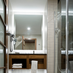 Mirrorsled Skaidrus veidrodis su LED galiniu ap&scaron;vietimu 600x700 (statūs kampai) + mygtuku