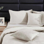 Aksominė lovatiesė, 240x220 cm, geometrinis ra&scaron;tas, &scaron;viesiai smėlio spalvos, dekoratyvinis užtiesalas lovai ir sofai, mink&scaron;ta, modernaus dizaino