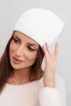 Moteri&scaron;ka žieminė kepurė su ažūriniu ra&scaron;tu, balta