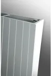 Dizainerio radiatorius &bdquo;THERMRAD VERTI LINE&ldquo; su plok&scaron;čiu vertikaliu profiliuotu priekiu. 22-2000-600. 70/40/20 1192W 60/30/20 661W. 75/65/20&deg; 2263W
