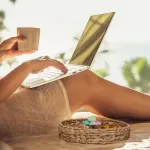 Relaxdays padėklų rinkinys, 2 apvalūs serviravimo padėklai, įvairių dydžių, skersmuo 32 ir 25 cm, dekoratyvinis padėklas i&scaron; vandens hiacinto, natūralus, 2