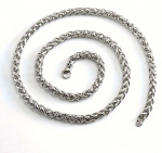 Titano plieno grandinėlė, 4 mm pločio, 56 cm ilgio