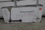 I&scaron;parduodama. Xiaomi Mi Electric Scooter Pro 2 (Juodas) Xiaomi Mi Electric Scooter Pro 2 600 W 25 km/h 3 mėn. Juodas DAMAGED PACKA (Pažeista pakuotė)