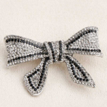 Unikalaus dizaino sagė , Juodas Ribbon