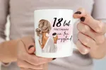 Puodelis + pagalvė dovana 18 gimtadienio proga moteriai, kuriai sukako 18 metų. A&scaron; dėl to dirbau